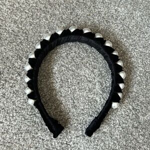 Black pearled headband, O/S